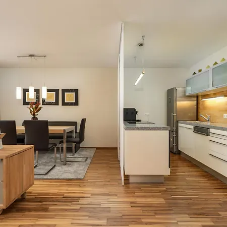 Appartementhaus Crystal Apartment *